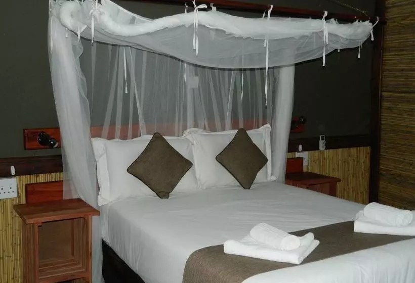هتل Kwalape Safari Lodge