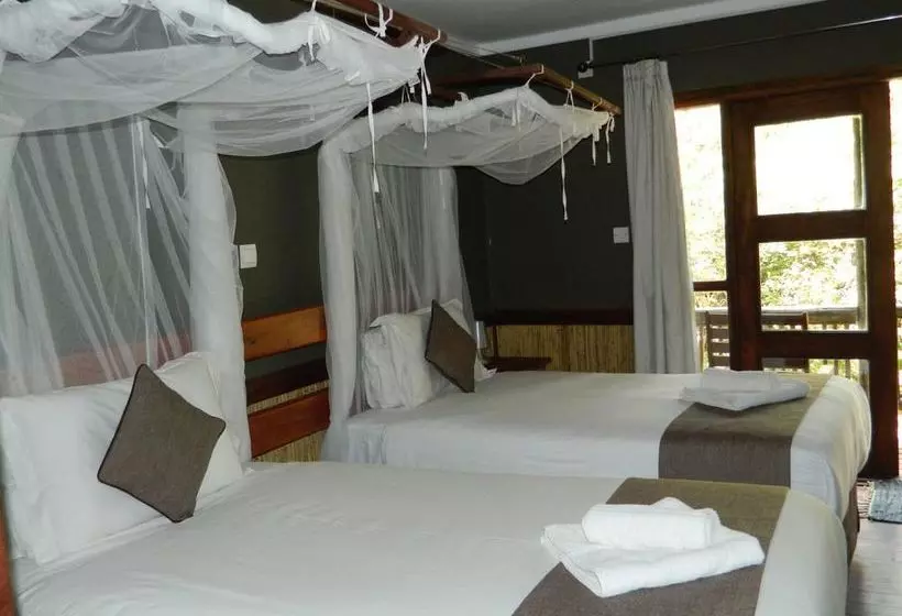 هتل Kwalape Safari Lodge