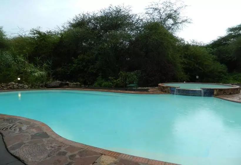 هتل Kwalape Safari Lodge