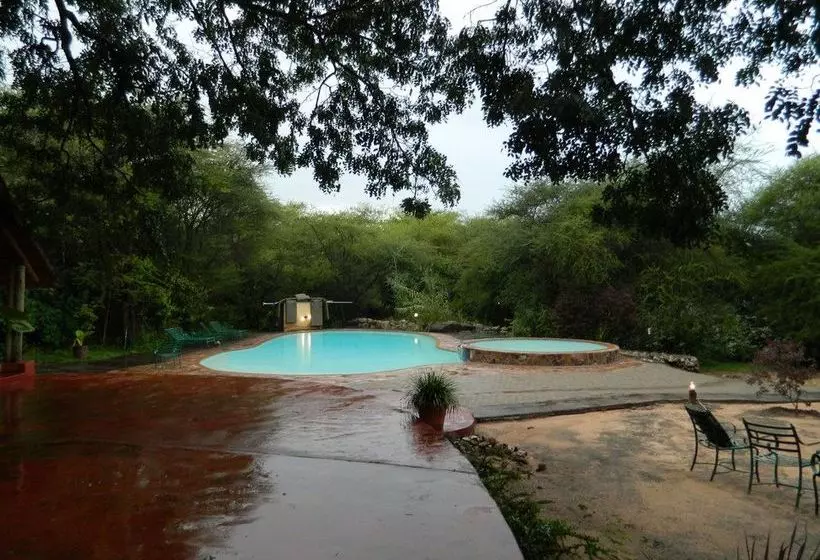 هتل Kwalape Safari Lodge