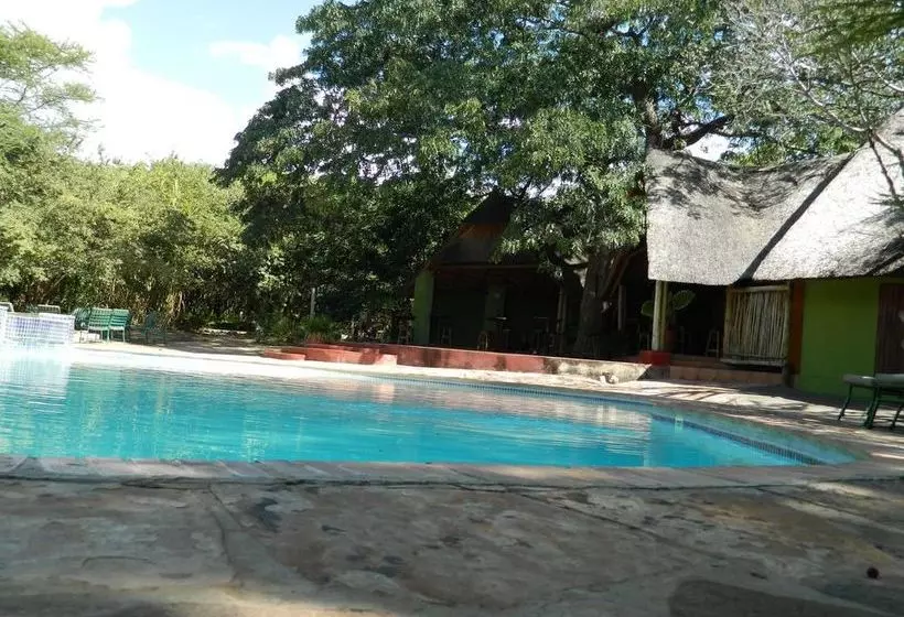 هتل Kwalape Safari Lodge