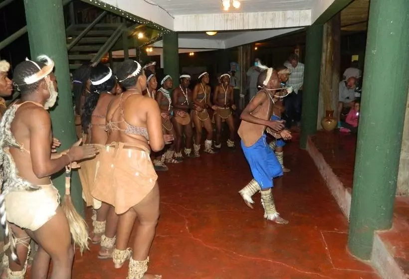 هتل Kwalape Safari Lodge