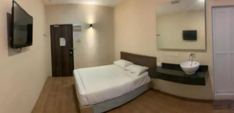 Newtown Hotel Puchong