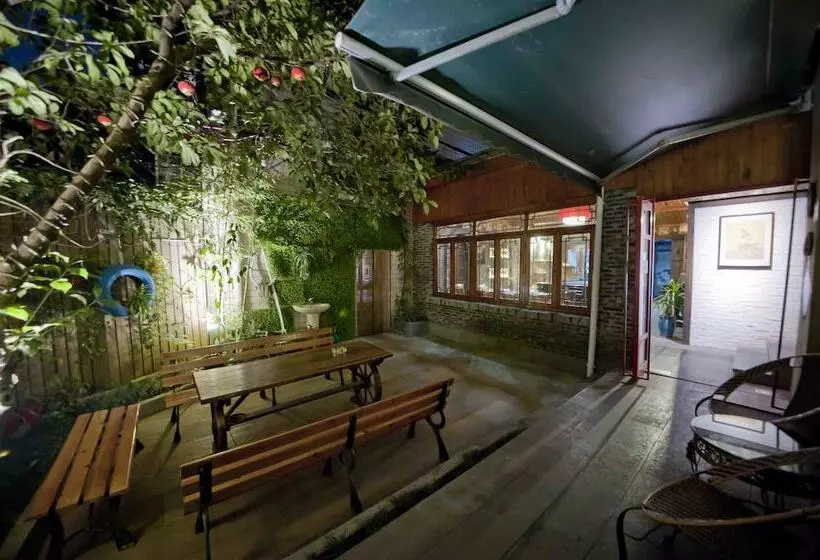 Hotelli Parkside Hostel
