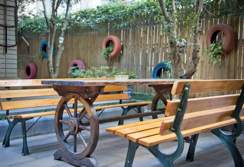 Hotelli Parkside Hostel