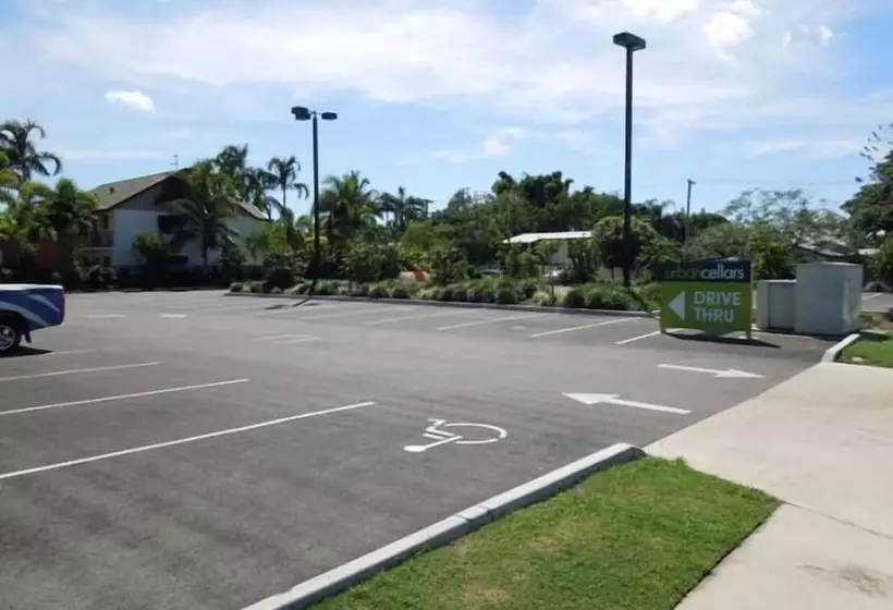 Oonoonba Hotel Motel