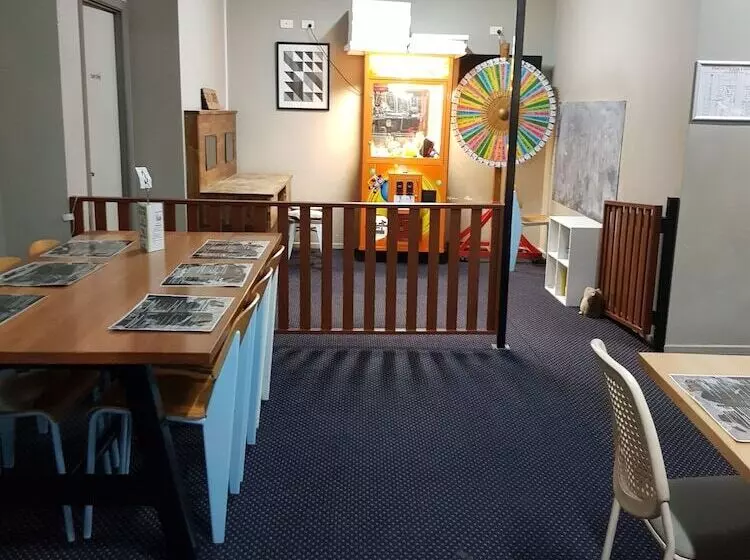 Oonoonba Hotel Motel