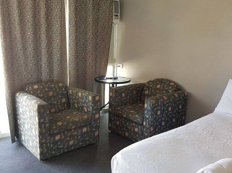 Oonoonba Hotel Motel