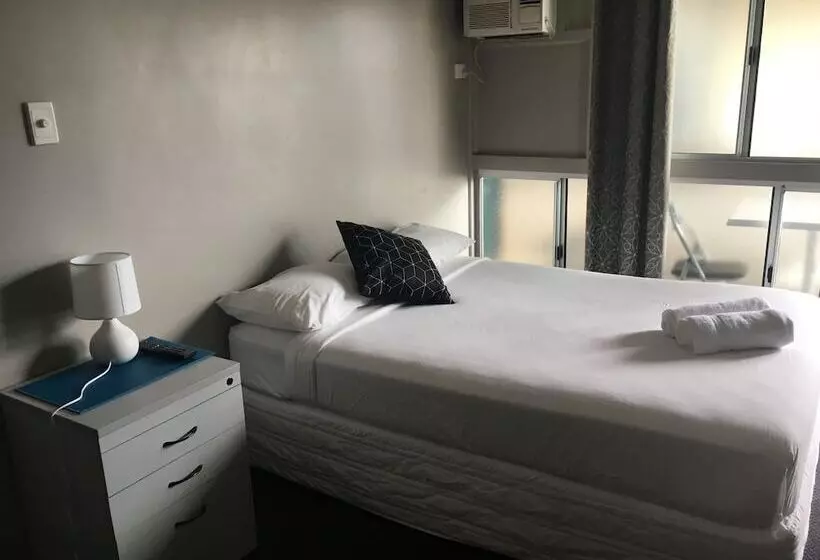 Oonoonba Hotel Motel