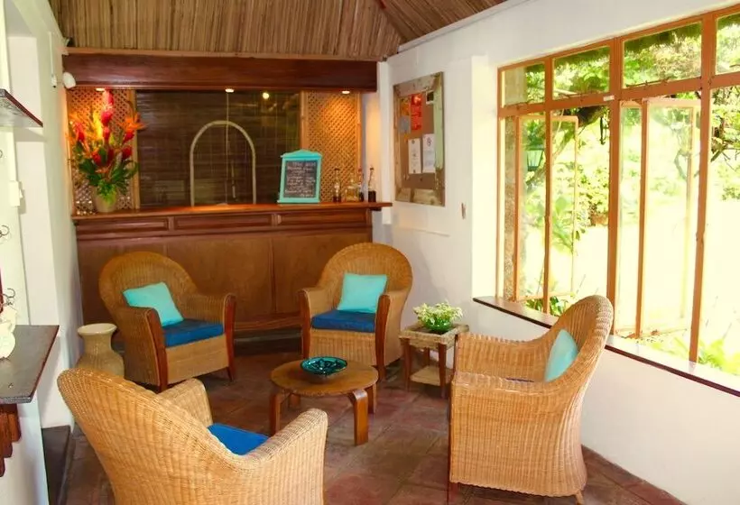 پانسیون Chantauvent Guesthouse