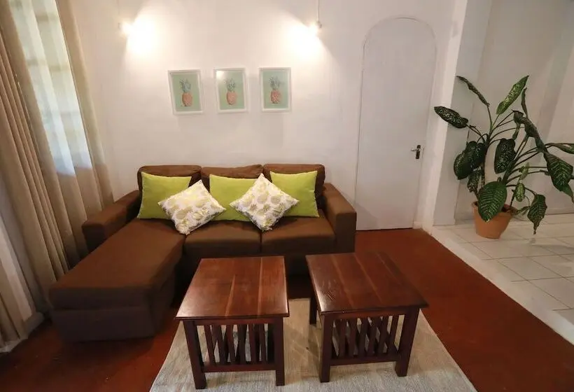 پانسیون Chantauvent Guesthouse