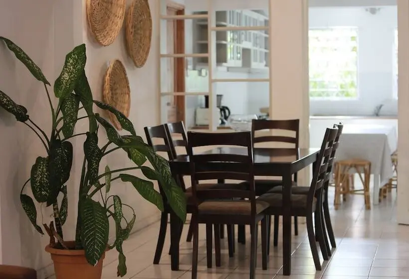 پانسیون Chantauvent Guesthouse
