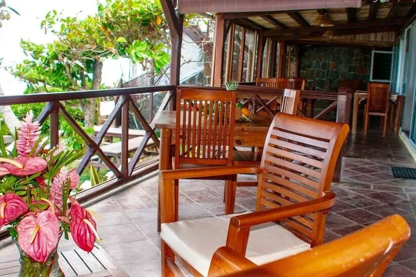 پانسیون Chantauvent Guesthouse