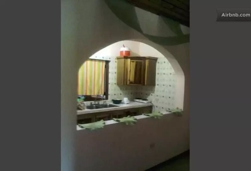 پانسیون Dolphin Bay Yoga Guest House