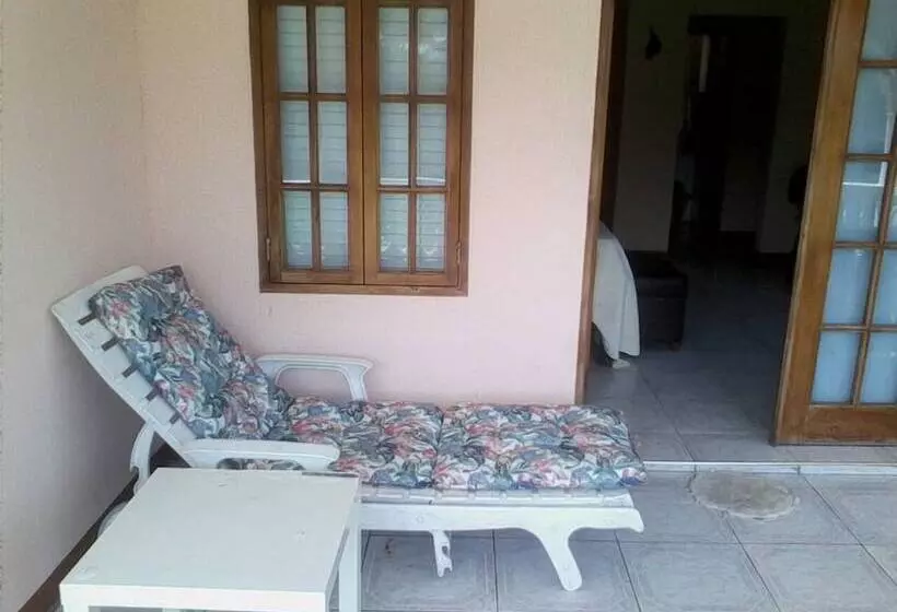 پانسیون Dolphin Bay Yoga Guest House