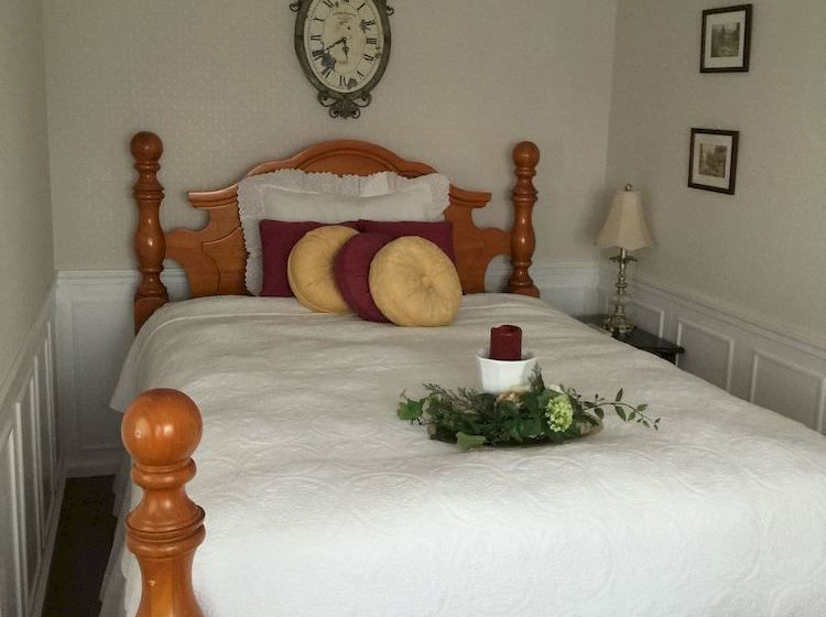 Riverside Cottage Yomitan