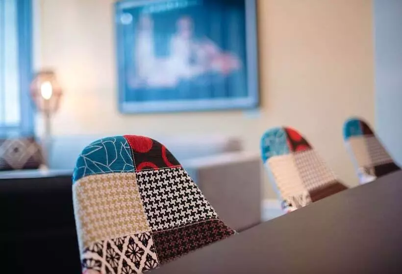 Holman Riverfront Park Hotel Salem, Tapestry By Hilton