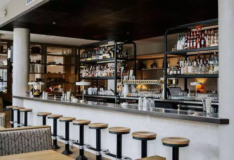 Holman Riverfront Park Hotel Salem, Tapestry By Hilton