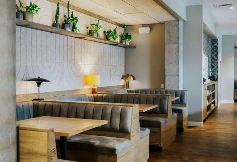 Holman Riverfront Park Hotel Salem, Tapestry By Hilton