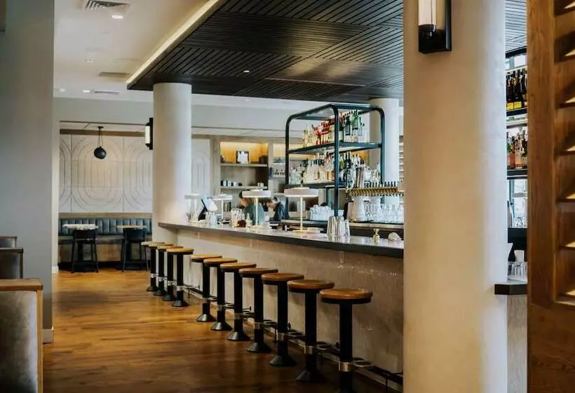 Holman Riverfront Park Hotel Salem, Tapestry By Hilton