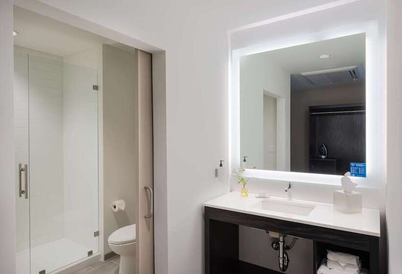 Holman Riverfront Park Hotel Salem, Tapestry By Hilton