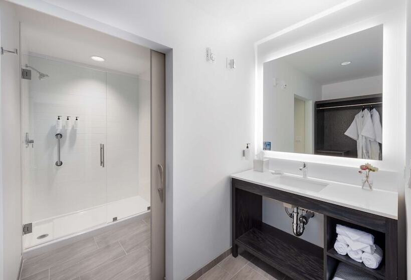 Holman Riverfront Park Hotel Salem, Tapestry By Hilton