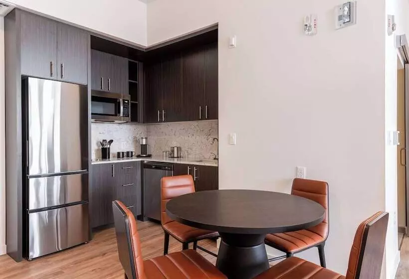 Holman Riverfront Park Hotel Salem, Tapestry By Hilton