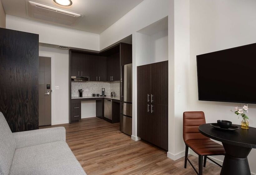 Holman Riverfront Park Hotel Salem, Tapestry By Hilton