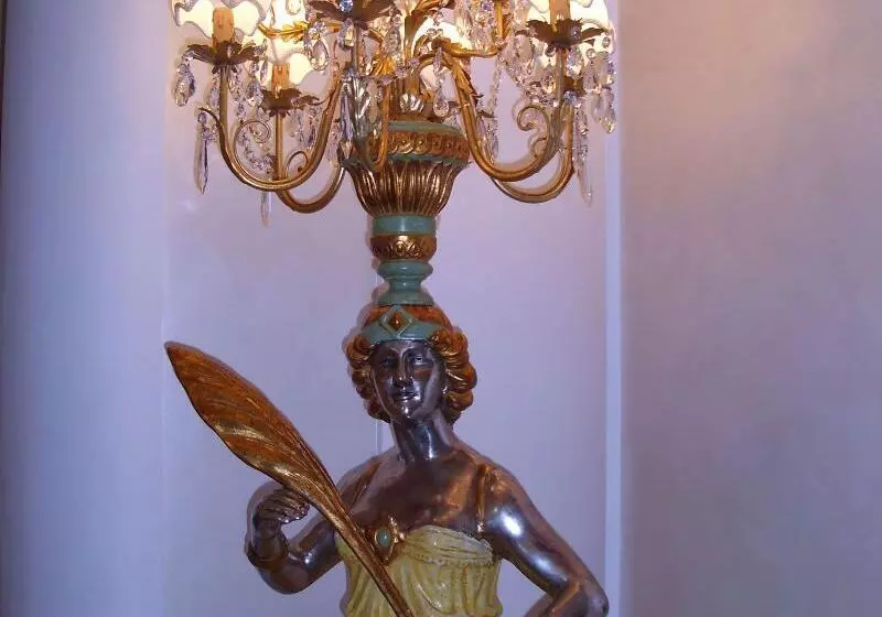 هتل Artemisia Palace