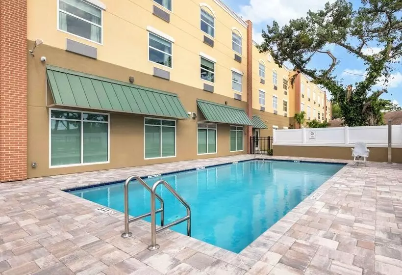 Hotelli Comfort Suites St Augustine Historic District Area
