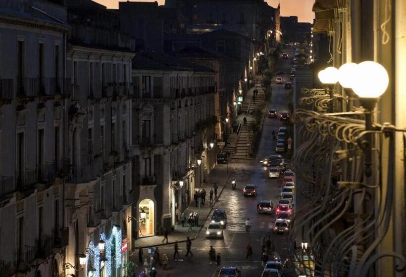 هتل Manganelli Palace