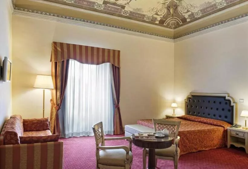 هتل Manganelli Palace