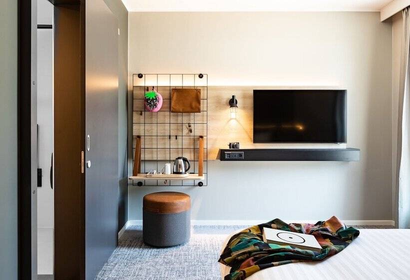 ホテル Moxy Plymouth