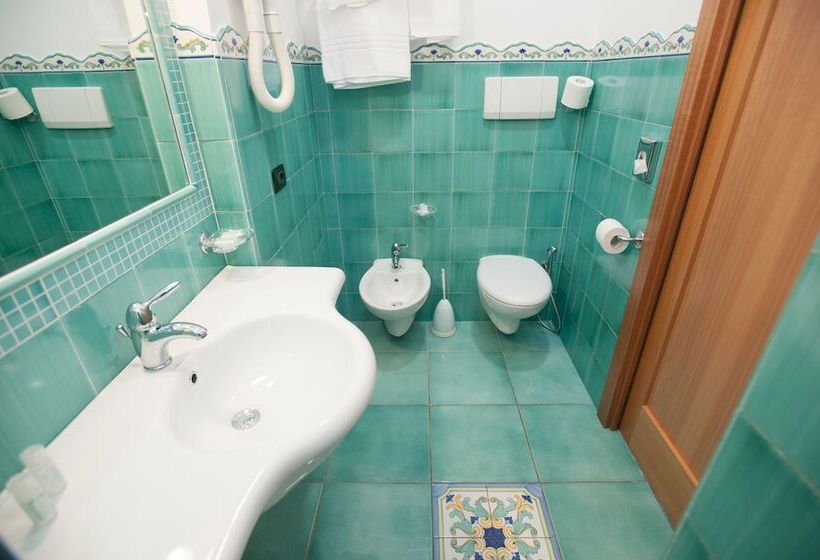 酒店 Villa Sirena Thermae & Spa