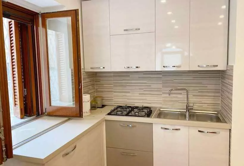 اقامتگاه Vacation Home Ground Floor 200 Meters To Beach!