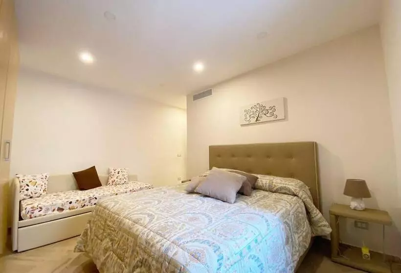 اقامتگاه Vacation Home Ground Floor 200 Meters To Beach!