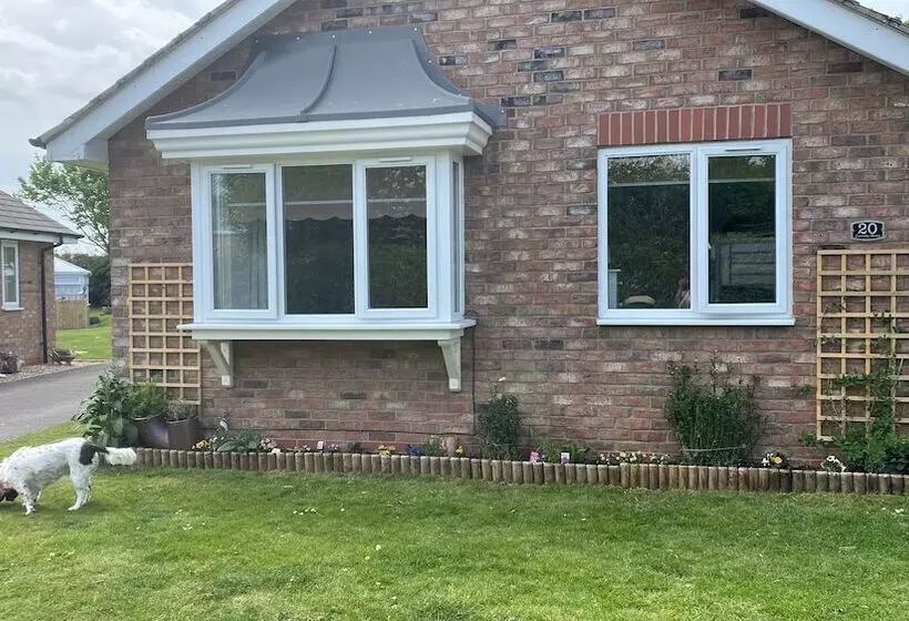 2 Bedroom Dog Friendly Cottage Near Bridlington