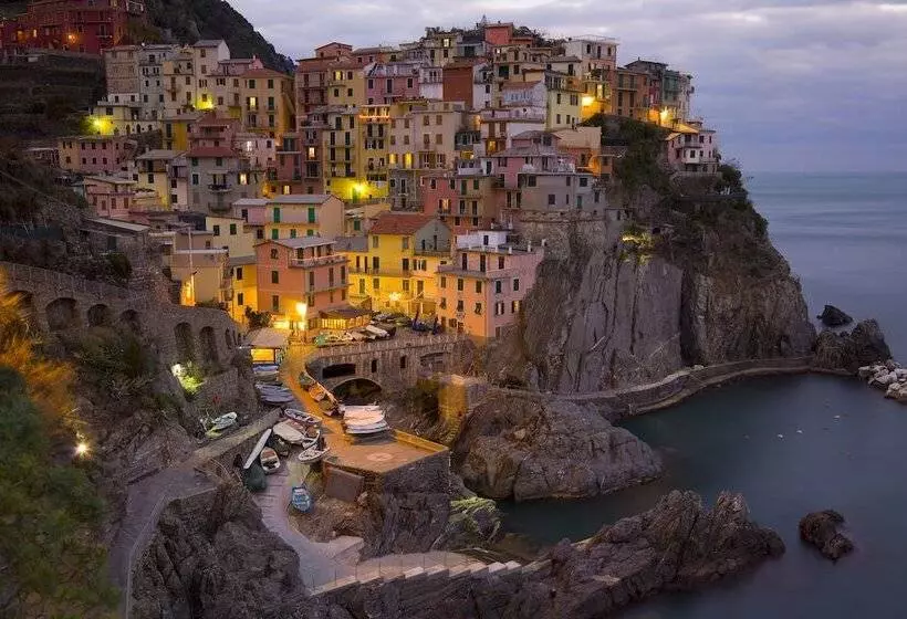 Fegina Deluxe 3 Bedrooms 3 Bathrooms