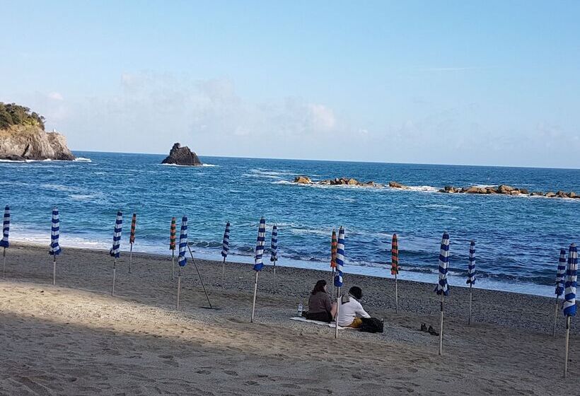 Fegina Deluxe 3 Bedrooms 3 Bathrooms