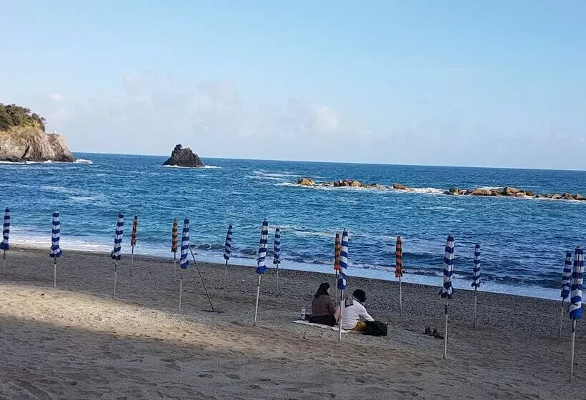 Fegina Deluxe 3 Bedrooms 3 Bathrooms