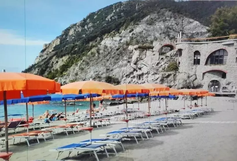 Fegina Deluxe 3 Bedrooms 3 Bathrooms