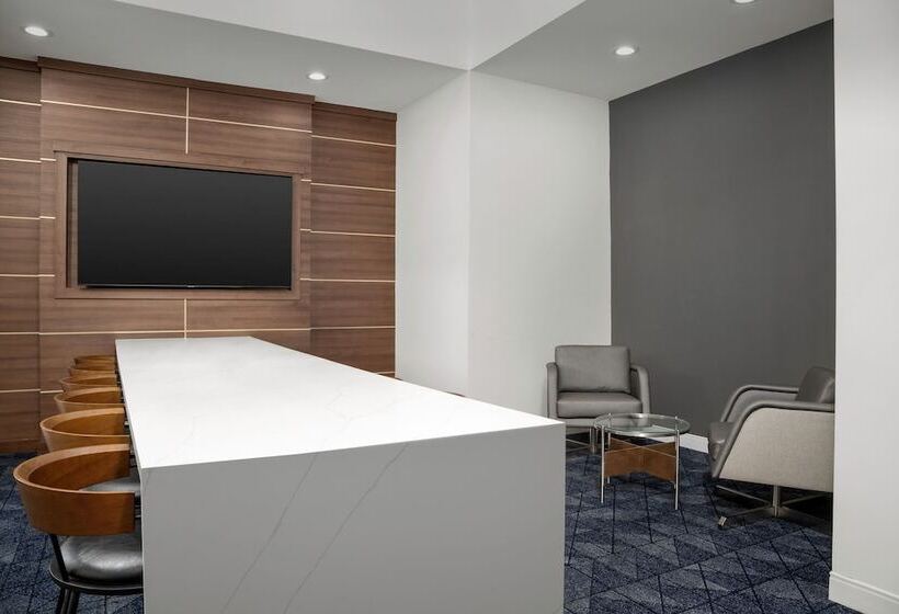 호텔 Courtyard By Marriott Northport