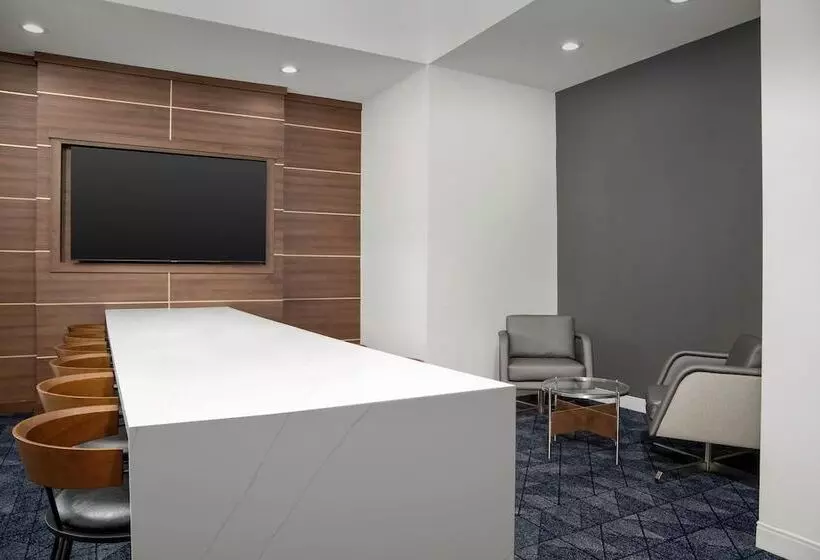 ホテル Courtyard By Marriott Northport