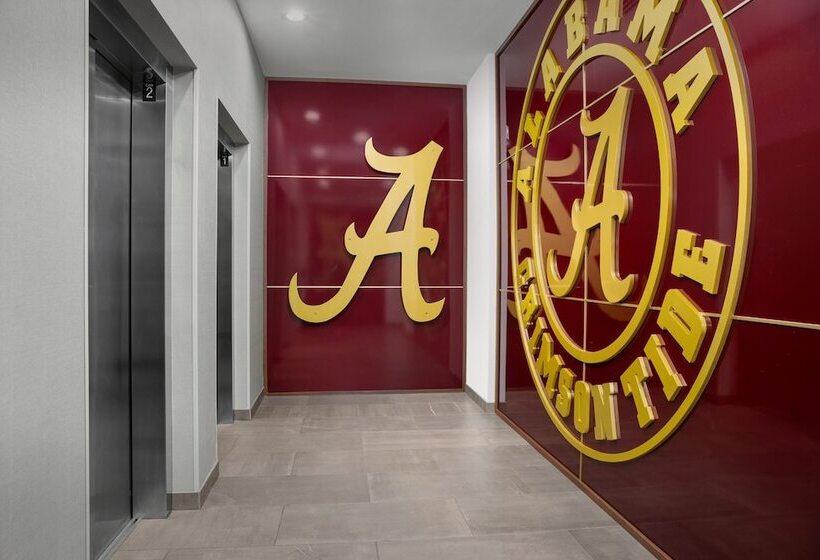 فندق Courtyard By Marriott Northport