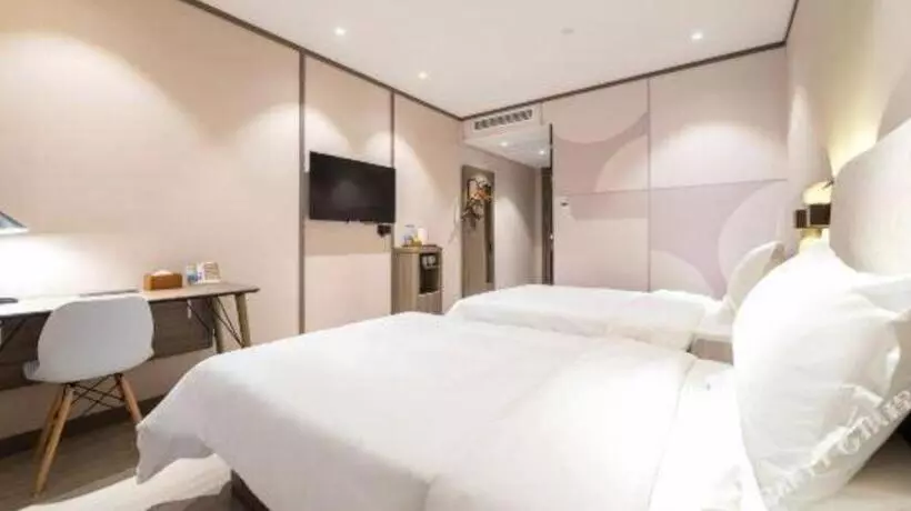 Hanting Hotel Shanghai Lingang Dishui Lake