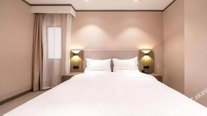 Hanting Hotel Shanghai Lingang Dishui Lake