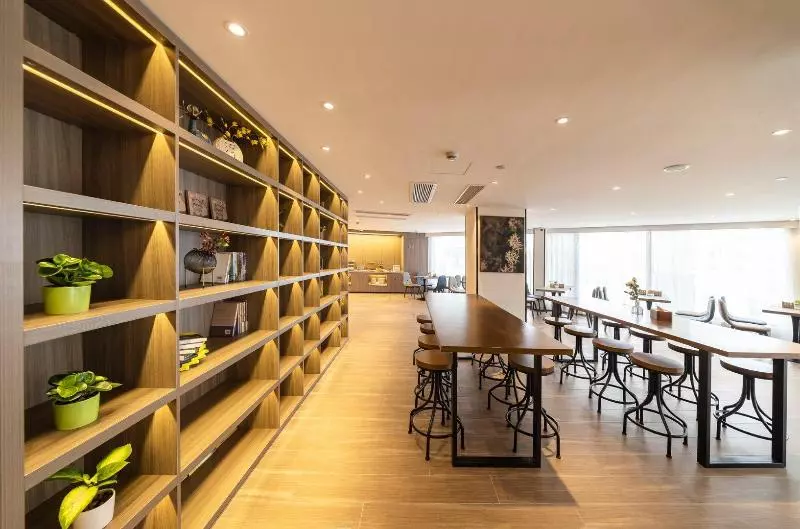 Hanting Hotel Shanghai Lingang Dishui Lake