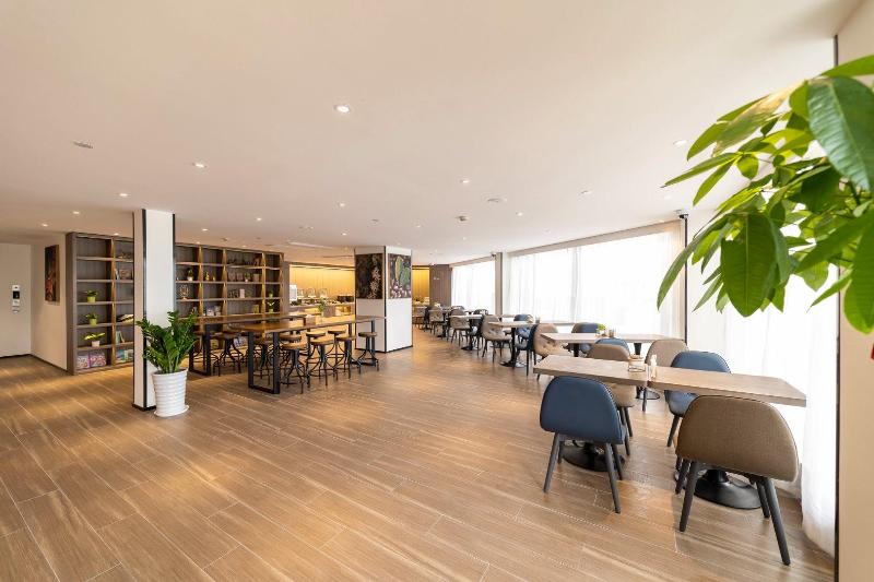 Hanting Hotel Shanghai Lingang Dishui Lake