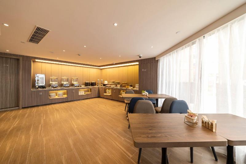 Hanting Hotel Shanghai Lingang Dishui Lake