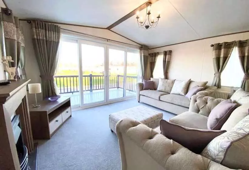 Hotelli Inviting 3 Bed Lodge Tattershall Lakes, Lincoln